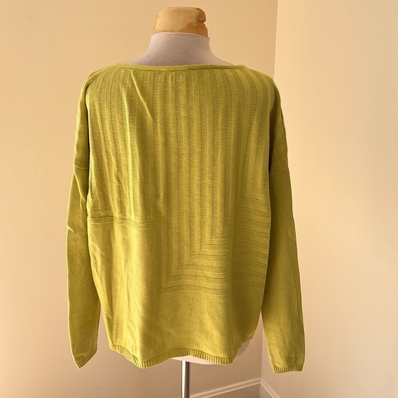Lafayette 148 New York, generous small chartreuse knit sweater top. - Picture 4 of 8